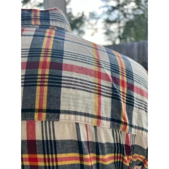 Woolrich short sleeve button up shirt plaid extra large - Picture 6 of 7